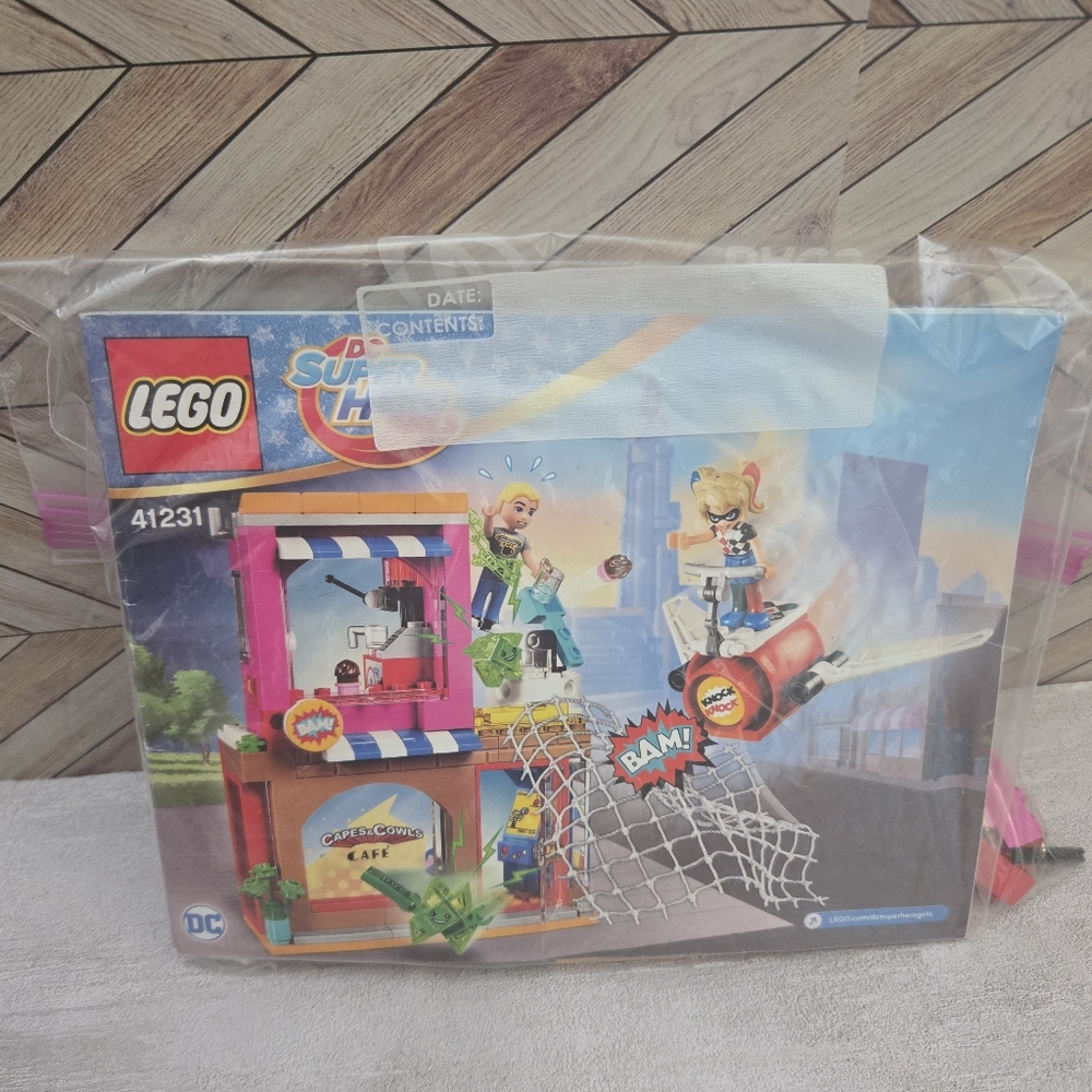 LEGO DC Super Hero Girls 41231 Harley Quinn to the Rescue Set Building Blocks - Picture 10 of 13